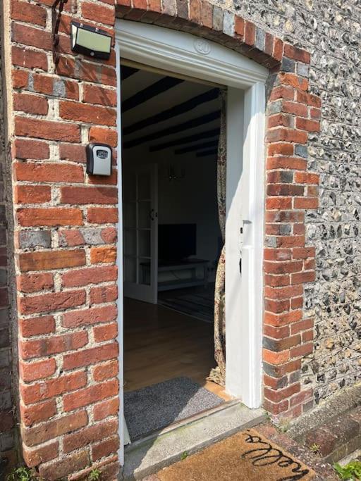 Wish End Cottage Ratton 외부 사진
